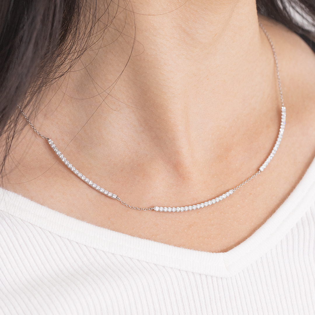 Diamond necklace, side view, choker details.