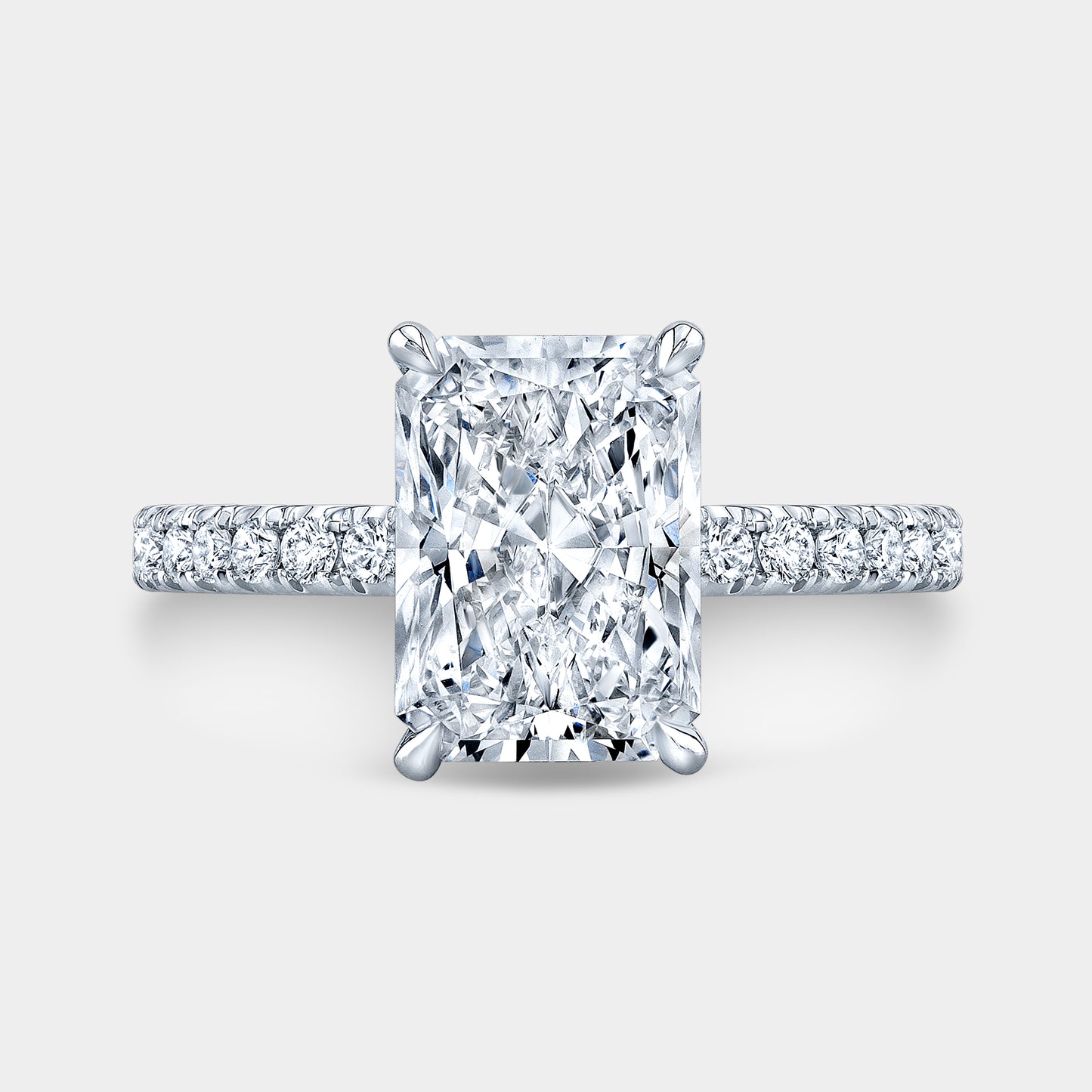 Platinum radiant ring, top view, full basket.