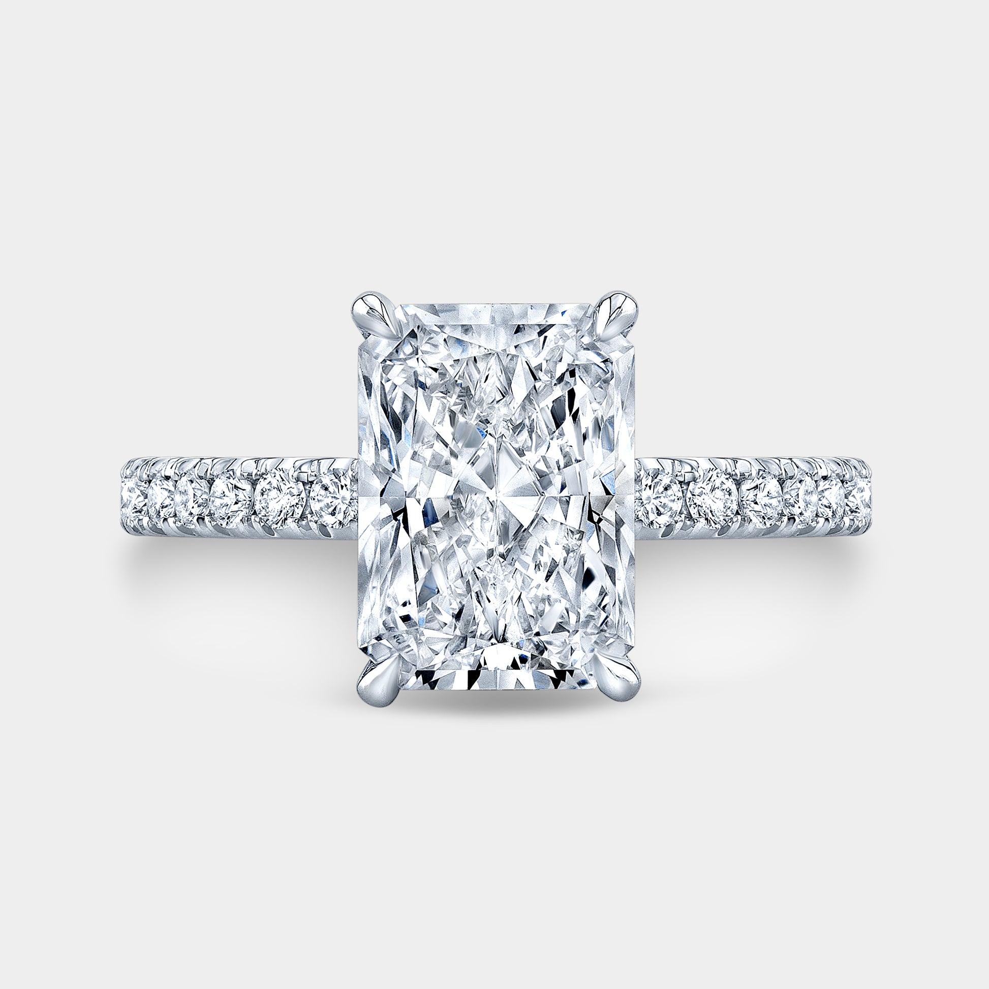 Platinum radiant ring, top view, full basket.