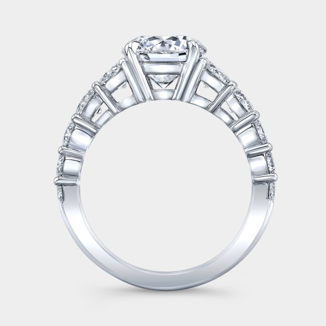Platinum round diamond ring, graduating stones, 4 prong.