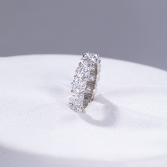 Natural round diamond U gallery 4.70mm platinum eternity band