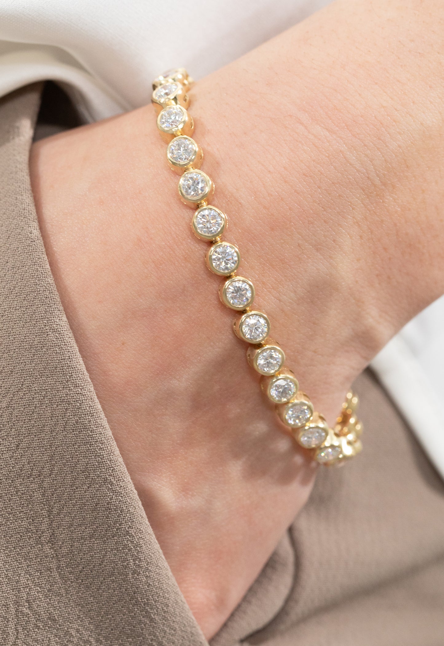 7.5ct Lab Grown Round Diamond Bezel Yellow Gold Tennis Bracelet