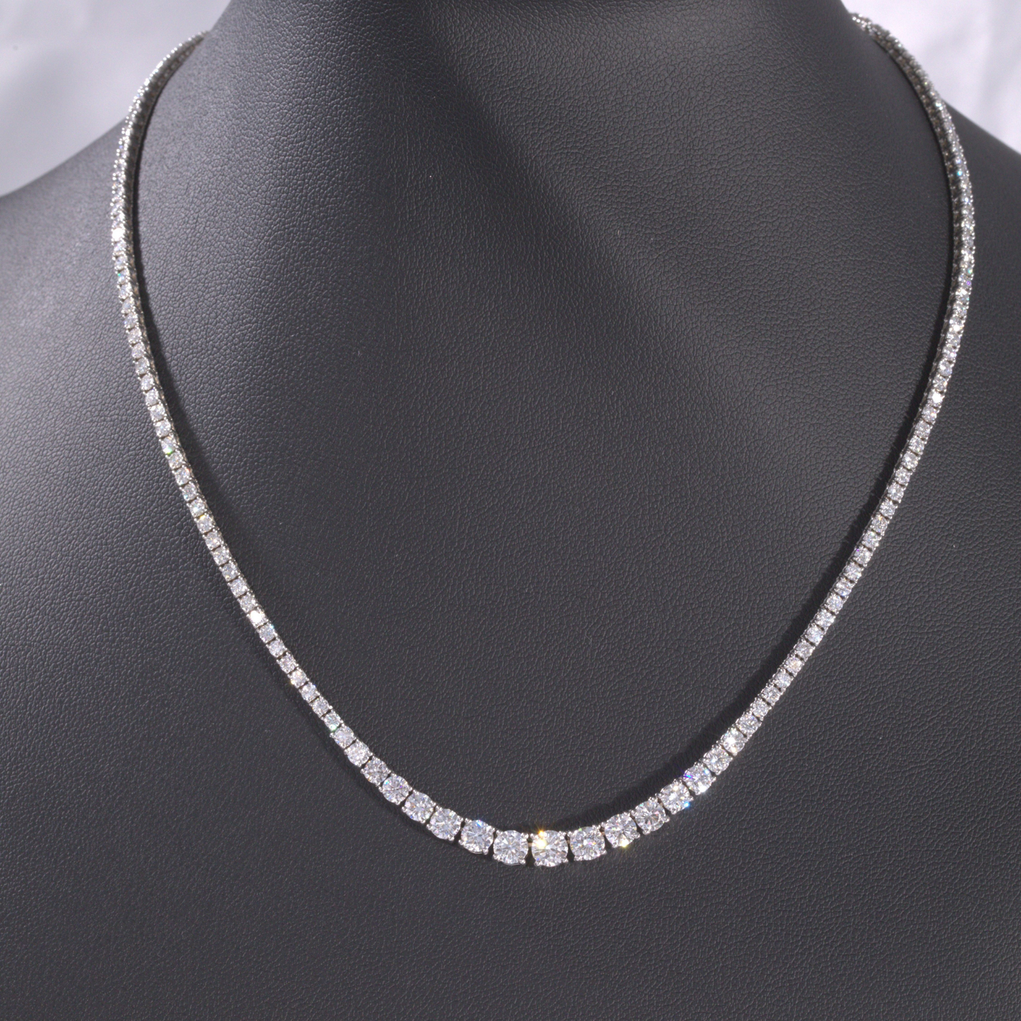 8ct Graduating Lab Grown Round Diamond Tennis Necklace