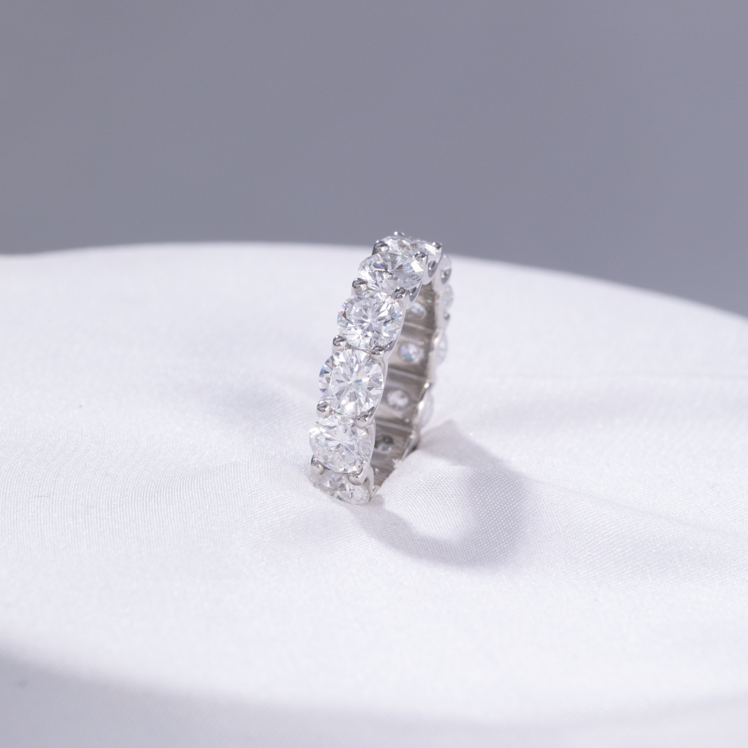 Natural round diamond U gallery 4.70mm platinum eternity band